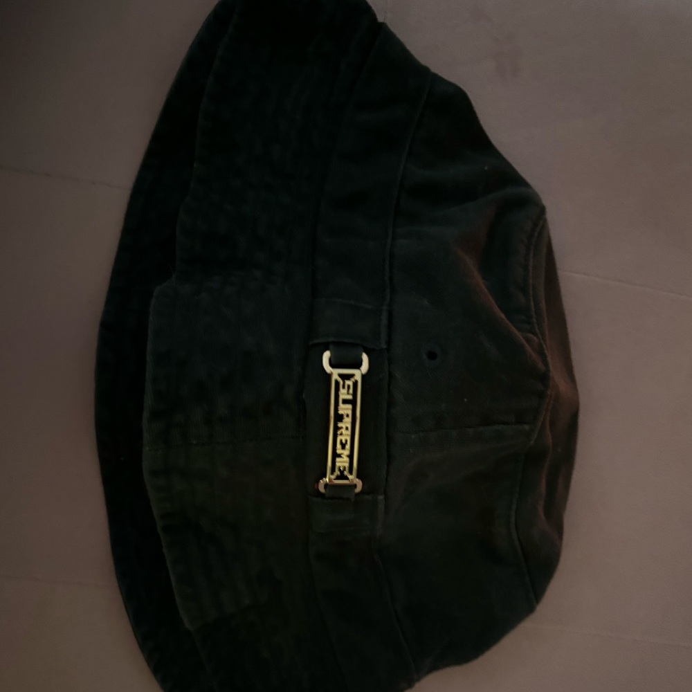 Green supreme bucket hat